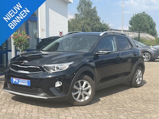 Kia Stonic 1.2 MPi ComfortLine Stoel/stuurverwarming, Parkeersensoren achter, Trekhaak, Bluetooth voorbereiding.