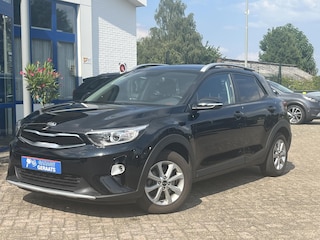 Kia Stonic 1.2 MPi ComfortLine Stoel/stuurverwarming, Parkeersensoren achter, Trekhaak, Bluetooth voorbereiding.