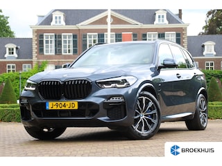 BMW X5 xDrive45e High Executive | NL-AUTO! | M-SPORT | 360° CAMERA ELEKTR TREKHAAK | LUCHTVERING | ADAPTIVE CRUISE | DODE HOEK | HARMEN KARDON | LANE ASSIST | ELEKTR. STOEL INCL GEHEUGEN