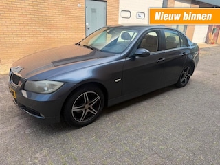 BMW 318i Dynamic Executive AUT LEER PDC NETTE AUTO