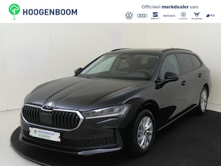 Skoda Superb Combi 1.5 TSI MHEV Essence | Achteruitrijcamera | Adaptieve cruise control | Navigatie | Stoel- en stuurwielverwarming | Lane assist | Dodehoekdetectie | Carplay | DAB+ radio |