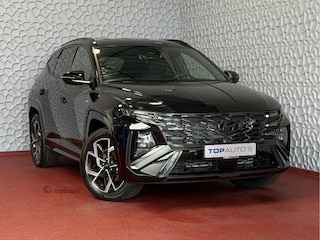 Hyundai Tucson 1.6 T-GDI PHEV LUXE N-LINE NIEUWE AUTO 360° CAMERA ELEK.KLEP ELEK.STOEL MET GEHEUGEN VERWARMD SUBWOOFER 19" LMV ZWARTE HEMEL STUURVERW. PLUG IN HYBRIDE