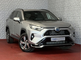 Toyota RAV4 2.5 PHEV AWD 306PK ✅gloednieuw ✅ | Trekgew. 1500KG | Head-up display | Camera | Full LED | Elektrische achterklep | Stuur/Stoelverwarming voor+achter PHEV PLUG IN