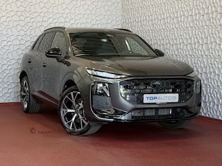 Audi Q3 1.5 e-hybrid |S edition | 272pk | Leer | Pano | Trekhaak | Stoel/Stuur verw | Matrix Led | 20'' Lmv S Line | S-Line | S-edtion