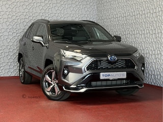 Toyota RAV4 2.5 PHEV AWD 306PK ✅gloednieuw ✅ | Trekgew. 1500KG | Head-up display | Camera | Full LED | Elektrische achterklep | Stuur/Stoelverwarming voor+achter PHEV PLUG IN