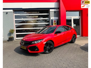 Honda Civic 1.0 i-VTEC Elegance Black Edition