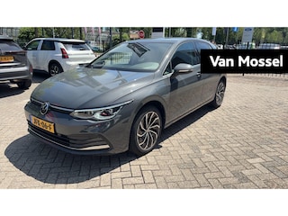 Volkswagen Golf 1.4 eHybrid Style | 204 PK | Soh ... | Parkeercamera | Stoel en Stuurverwarming | Parkeersensoren | Ergo Stoelen (Incl. Massage + Memory) | Apple Carplay / Android Auto