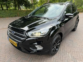 Ford Kuga 1.5 Ecoboost ST-Line Blackline 150PK/Trekhaak/Xenon/Navi/Acarplay