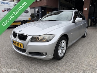 BMW 318i Luxury Line NAVI*LEDER*CRUISE*XENON*PDC*