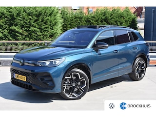 Volkswagen Tiguan 1.5 272PK eHybrid R-Line Edition Assistance Pakket | Comfort Pakket Plus | Interieur Style Pakket | Design Pakket | Schuif-kanteldak | Wegklapbare trekhaak | Head-up display | Harman Kardon | VERLENGDE GARANTIE