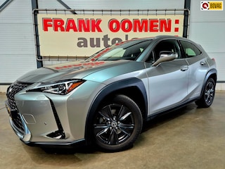 Lexus UX 250h Luxury Line + OH historie|Trekhaak|LED|Keyless|Leder|Adaptive cruise|Climate|Navi|Apple|Android|Dodehoek|Camera|PDC