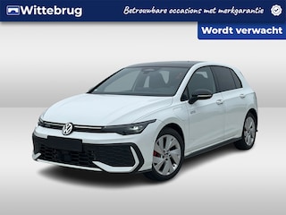 Volkswagen Golf 1.5 eHybrid 272pk GTE DSG Automaat Black Style / Panorama schuifdak / LM 18 inch / Navigatie / IQ LED Matrix / 360 camera Garantie tot 30-9-2030 / 100.000km