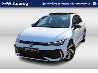 Volkswagen Golf 1.5 eHybrid 272pk GTE DSG Automaat Black Style / Panorama schuifdak / LM 18 inch / Navigatie / IQ LED Matrix / 360 camera Garantie tot 30-9-2030 / 100.000km