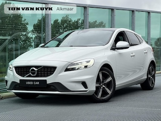 Volvo V40 1.5 T3 Polar+ Sport Automaat / Panoramadak / Leder-nubuck / Climate control /Cruise control / Parkeercamera / Stoelverwarming voor / Harman Kardon audio /Extra getint glas achter