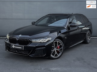 BMW 5-serie Touring 530e M-Pakket, Pano, HUD, Pilot Assist, Trekhaak,