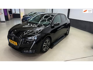 Peugeot 208 1.2 Allure 3D virtual display, Apple carplay cruise control