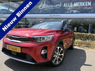 Kia Stonic 1.0 T-GDi DynamicPlusLine Achteruitrijcamera - Airco - Parkeersensor achter - Navigatie - Cruise control - Dakrails - keyless entry and start - Elektrische ramen - Radio - Mistlampen - Bluetooth - Licht metalen velgen Start/stop systeem - Elektrische ramen - Stuur multifunctioneel