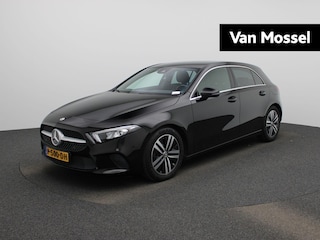 Mercedes-Benz A-klasse 180 Business Solution Luxury | Automaat | Apple Carplay/Android Auto | Trekhaak | Sfeerverlichting | Climate Control | Achteruitrijcamera | Lederen Bekleding | Lichtmetalen Velgen |