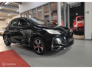 Toyota Yaris 1.5 Hybrid AUTOMAAT camera CARPLAY ANDROID Cruide stoelver velgen