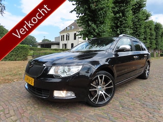 Skoda Superb Combi 2.0 TSI Ambition Business Line Automaat/DSG Ecc Cruisecontrol Navigatie Xenon Beutooth Lm Velgen Trekhaak