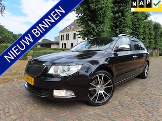 Skoda Superb Combi 2.0 TSI Ambition Business Line Automaat/DSG Ecc Cruisecontrol Navigatie Xenon Beutooth Lm Velgen Trekhaak