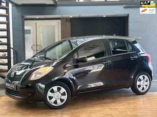Toyota Yaris 1.3 VVTi Terra APK Trekhaak Airco