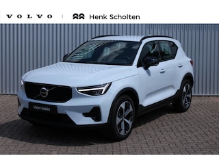 Volvo XC40 B4 Plus Dark | Elektrische verstelbare stoelen met geheugen| Trekhaak | Verwarmbare voorstoelen en stuurwiel | Premium audio by Harman Kardon | Apple carplay/Android auto | Achteruitrijcamera | Parkeersensoren voor/achter | All-seasonbanden