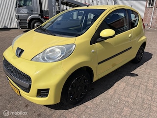 Peugeot 107 1.0-12V XR