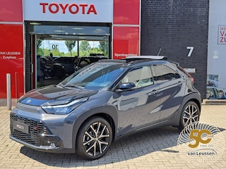 Toyota Aygo Hybrid 115 GR Sport CABRIODAK NIEUW IN DE SHOWROOM DIRECT LEVERBAAR 18'' LM-VELGEN PDC STOELVERWARMING AD-CRUISE