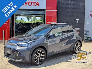Toyota Aygo Hybrid 115 GR Sport CABRIODAK NIEUW IN DE SHOWROOM DIRECT LEVERBAAR 18'' LM-VELGEN PDC STOELVERWARMING AD-CRUISE