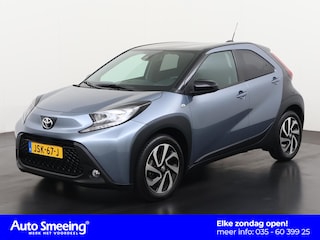 Toyota Aygo 1.0 VVT-i MT Play Two-Tone | Stoelverwarming | Camera | 17" LMV | Adaptief Cruise | Zondag Open!