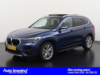 BMW X1 xDrive25e | Panoramadak | Sport stoelen | Camera | 18" | Zondag Open!