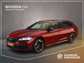 Skoda Superb Combi Sportline Business 1.5 TSI PHEV 204pk DSG Automaat Trekhaak, Panoramadak, CANTON audio, LED matrix koplampen, Adaptive cruise control