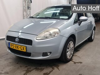 Fiat Punto Grande 1.4 Dynamic | Airco | Cruise Control | LMV | Elekt. Ramen | Trekhaak | APK tot 15-04-2027!