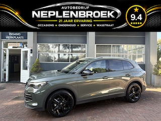 Volkswagen Tiguan 1.5 eHybrid R-Line Edition 272 PK | Soh 100% | Trekhaak | 360 Camera | Navigatie Groot | Head-Updisplay | LED Matrix | Stoelverwarming | Stuurwielverwarming