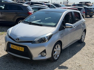 Toyota Yaris 1.5 Full Hybrid Dynamic Pano Keyless Cruise Camera Dealer Onderhouden Nette Auto