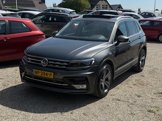 Volkswagen Tiguan 2.0 TSI 4Motion Highline BomVol Pano Keyless 360 Camera Standkachel StoelVW Elektrisch Achterklep Trekhaak NAP