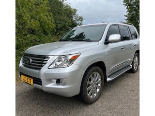 Lexus LX 570 ( Toyota Land Cruiser 200 Series) 8 persoons Mooi Chassis !