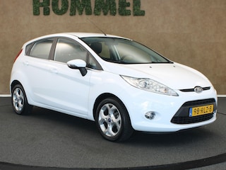 Ford Fiesta 1.25 Titanium - ORIGINEEL NEDERLANDSE AUTO  - LEDEREN STUURWIEL EN VERSNELLINGSPOOK - LICHTMETALEN VELGEN 15" - MISTLAMPEN VOOR - CENTRALE DEURVERGRENDELING MET AFSTANDSBEDIENING - BUITENSPIEGELS ELEKTRISCH VERSTEL- EN VERWARMBAAR