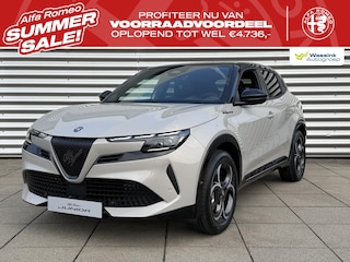 Alfa Romeo Junior Elettrica Sport Speciale 54 kWh | Led Matrix | Elektrische Kofferklep | Navigatie