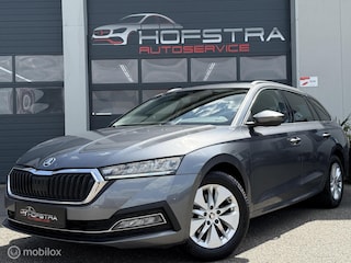 Skoda Octavia Combi 1.0 TSI Ambition Trekhk Full-Led CarPlay
