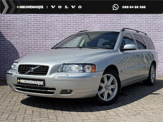 Volvo V70 2.5T Summum | 5 CILINDER! | Trekhaak | Schuif kantel dak | Xenon koplampen | Sport lederen interieur | Memory | Stelverwarming | Roofrails | 12 Maanden BOVAG garantie |