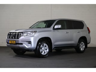 Toyota Land Cruiser 2.8 D-4D-F Challenger Window Van