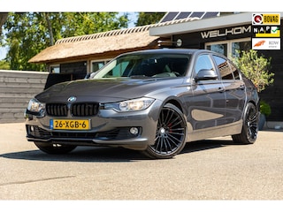 BMW 320i Executive Automaat I 19 Inch I Cruise I Airco I Parkeersensoren I Bluetooth I Navigatie I NL Auto I NAP