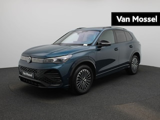 Volkswagen Tiguan 1.5 eHybrid R-Line Edition 272 PK| Panoramadak | Navigatie Groot | 360 Camera | Trekhaak | Black Style | Stoelverwarming Voor & Achter