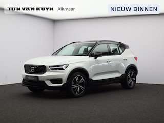 Volvo XC40 2.0 T4 R-Design / Trekhaak / Panoramadak / Stoelverwarming / Lederen Bekleding / Elektrische Stoelen / Pilot Assist / ACC /