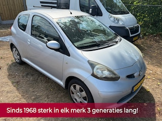 Toyota Aygo 1.0-12V Comfort NL AUTO NAP! 1e EIGENAAR! GEEN IMPORT! Elek pakket l Carplay l Navi l DEALER OH!