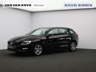 Volvo V60 2.0 T3 150PK Nordic / Parkeerverwarming / Trekhaak / All Season Banden / Parkeersensoren V+A / Verwarmbare voorstoelen + Achterbank /