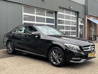 Mercedes-Benz C-klasse 180 Airco Cruise controle Elektrische voorstoelen Telefoonverbinding Navigatiesysteem 5-Persoons Stuurwielbediening Zeer netjes!!