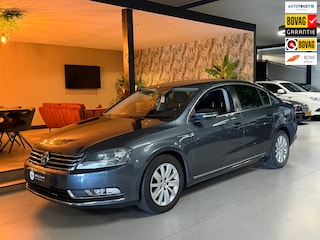 Volkswagen Passat 1.8 TSI Highline | Trekhaak | Stoelverwarming | Cruise | PDC | Clima